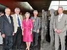 "Kunst am Bau": LH Herbert Sausgruber, Werner Kopf, GR Elfriede Plangg, Künstler Paul L. Meier und Bgm. Gottfried Brändle. "Kunst am Bau": LH Herbert Sausgruber, Werner Kopf, GR Elfriede Plangg, Künstler Paul L. Meier und Bgm. Gottfried Brändle.