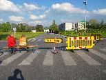 Straßensperre bein Radrennen Straßensperre bein Radrennen