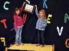 Die Rohrbacher Kindergartenkinder stellten ihr Buch "ABC Klee"  vor.