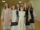 Die Schülerinnen und Schüler der MMS Götzis proben seit heute in ihren Kostümen für das neue Mundartmusical. Die Schülerinnen und Schüler der MMS Götzis proben seit heute in ihren Kostümen für das neue Mundartmusical.