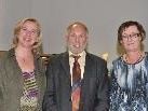 Obmann Wolfgang Rothmund mit der neuen Schriftführerin Sabine Sieber (l.) und Edith Schäfer, dem neuen Vorstandsmitglied. Obmann Wolfgang Rothmund mit der neuen Schriftführerin Sabine Sieber (l.) und Edith Schäfer, dem neuen Vorstandsmitglied.