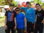 Orhan, Sergen, Candas und Bekir gefällt es natürlich auch auf dem Rummelplatz Orhan, Sergen, Candas und Bekir gefällt es natürlich auch auf dem Rummelplatz