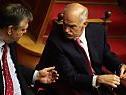 Bringt Papandreou (r.) das Sparpogramm durch?