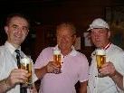 Gerne liessen sich Viktor Dusevic, Rudi Zimmermann und Leo Moosbrugger das kühle Bier schmecken Gerne liessen sich Viktor Dusevic, Rudi Zimmermann und Leo Moosbrugger das kühle Bier schmecken