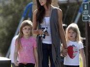 Denise Richards mit ihren Töchtern Sam und Lola Denise Richards mit ihren Töchtern Sam und Lola