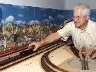 Karl Malin hat vor 25 Jahren den Modell-Eisenbahnbau als Hobby entdeckt. Karl Malin hat vor 25 Jahren den Modell-Eisenbahnbau als Hobby entdeckt.