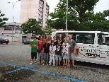 Gruppenfoto Teilnehmer mit Sportbus Gruppenfoto Teilnehmer mit Sportbus