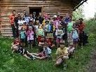 Spielen im Wald macht Spaß Spielen im Wald macht Spaß