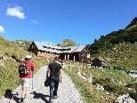 1.088 Höhenmeter sind von Dalaas aus bis zur Freiburger Hütte zu bewältigen 1.088 Höhenmeter sind von Dalaas aus bis zur Freiburger Hütte zu bewältigen