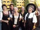 Diese Damenrunde freute sich auf den Frastanzer Bockbieranstich. Diese Damenrunde freute sich auf den Frastanzer Bockbieranstich.