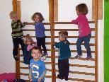 Hoch hinaus wollen die Spielgruppenkinder! Hoch hinaus wollen die Spielgruppenkinder!
