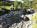 Keine ungefährlichen Sanierungsarbeiten für die Wildbach- und Lawinenverbauung beim Wildbach "Ratzbach" derzeit im Gemeindegebiet von Fraxern. Keine ungefährlichen Sanierungsarbeiten für die Wildbach- und Lawinenverbauung beim Wildbach "Ratzbach" derzeit im Gemeindegebiet von Fraxern.