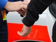 Mit vorgehaltenem Messer überfielen die beiden jungen Täter Teenager in Wien-Margareten Mit vorgehaltenem Messer überfielen die beiden jungen Täter Teenager in Wien-Margareten
