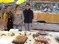 Schülerinnen vom Marienberg verwöhnten die BesucherInnen mit feinsten Kuchen und Torten