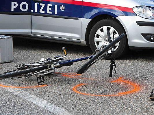 Die gestürzte Radlerin wurde ins LKH Hohenems eingeliefert.