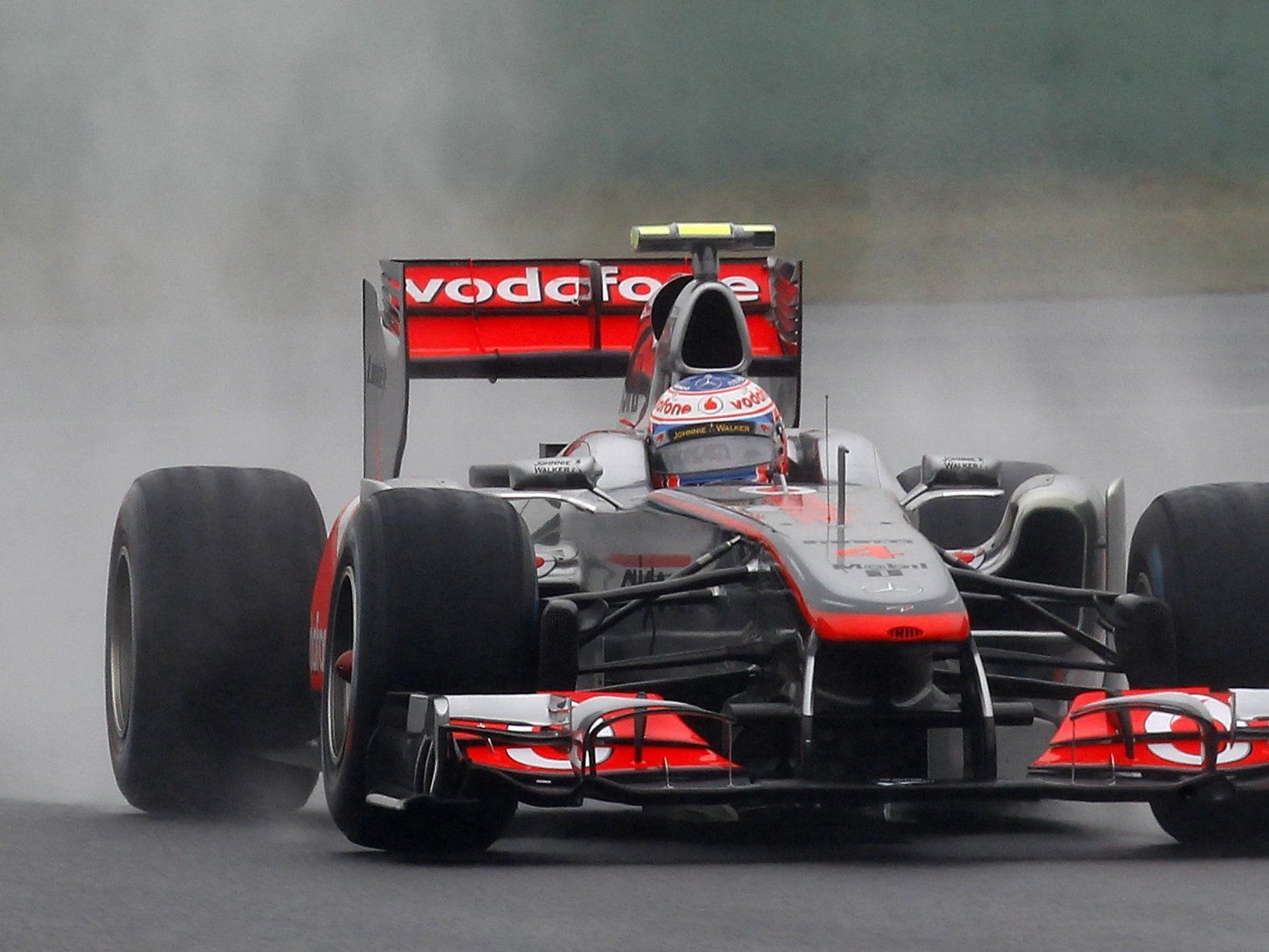 Das McLaren-Duo ließ den frisch gebackenen Weltmeister Vettel hinter sich. Das McLaren-Duo ließ den frisch gebackenen Weltmeister Vettel hinter sich.