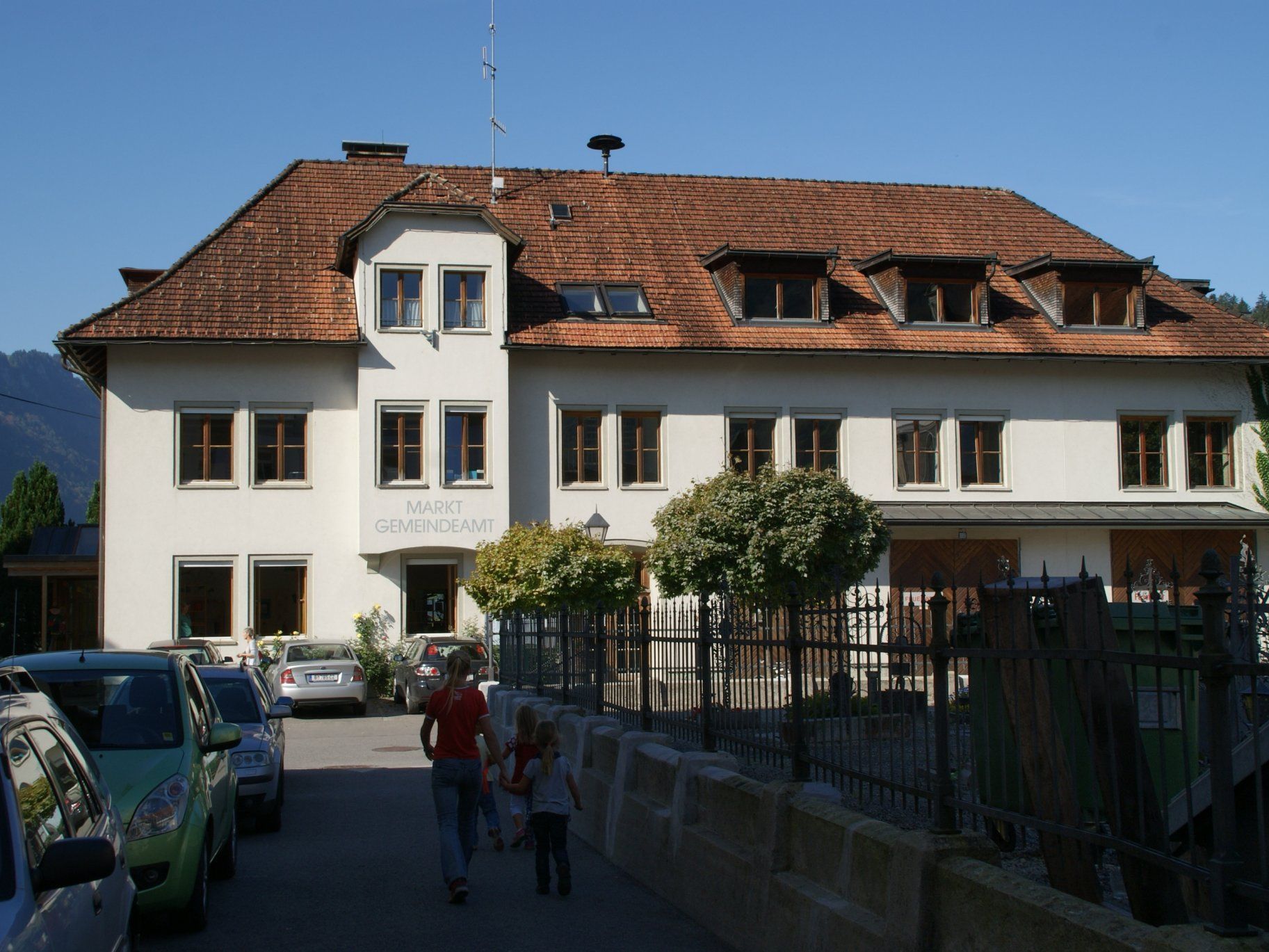 Die Feuerwehr ist derzeit im Gemeindehaus untergebracht Die Feuerwehr ist derzeit im Gemeindehaus untergebracht