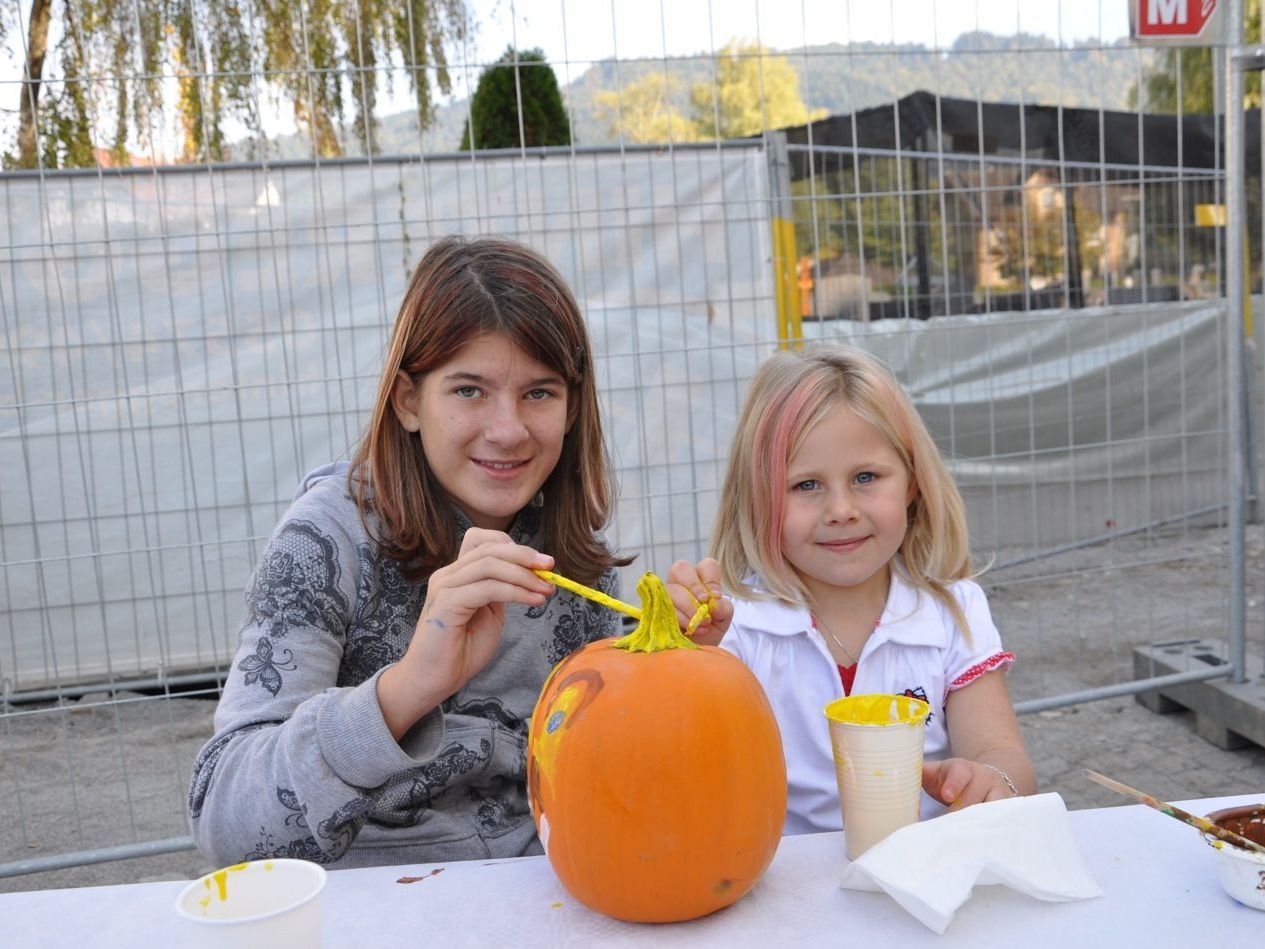 Ein spannender Herbstmarkt parallel zum Familienspielraumfest erwartet die Besucher. Ein spannender Herbstmarkt parallel zum Familienspielraumfest erwartet die Besucher.
