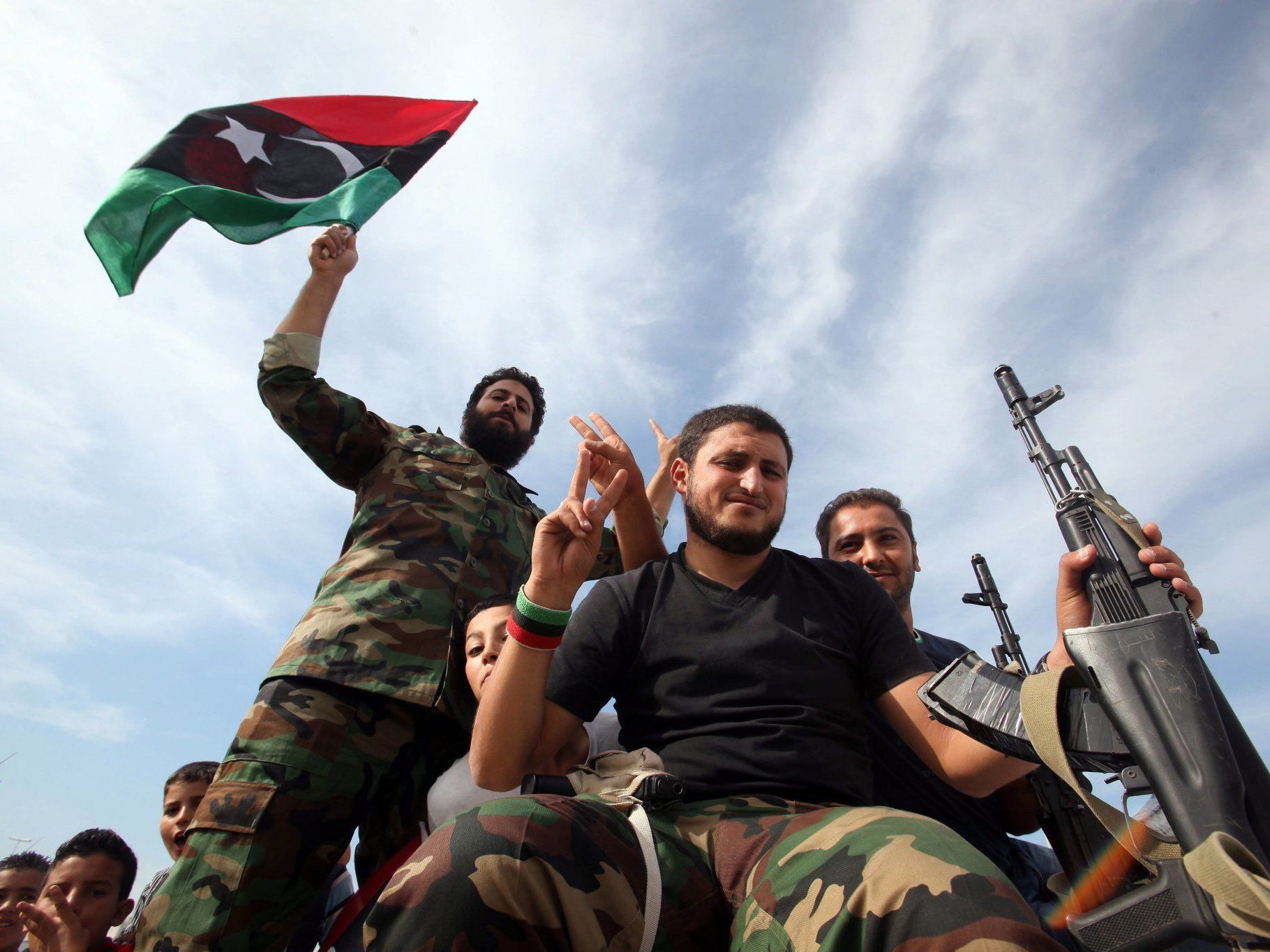 Libyen feierte die Bekanntgabe vom Tod von Gaddafi Libyen feierte die Bekanntgabe vom Tod von Gaddafi