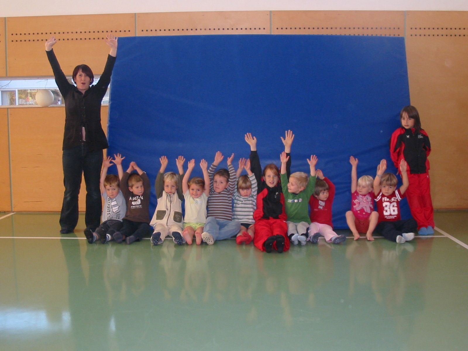 Bambini-Turnen - für alle Kinder, die zwischen dem 1.9.2011 und 31.12.2011 4 Jahre alt werden Bambini-Turnen - für alle Kinder, die zwischen dem 1.9.2011 und 31.12.2011 4 Jahre alt werden
