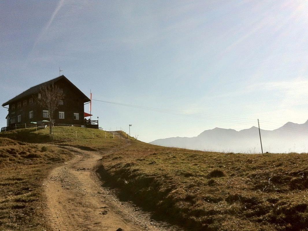 Ein beliebtes  Ausflugsziel auch für Familien ist die auf 1.481m Höhe gelegene Alpwegkopfhütte