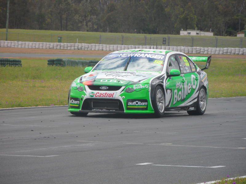 Neue Fahrerfahrung: Christian Klien mit dem V8-Supercar auf dem Queensland Raceway.
