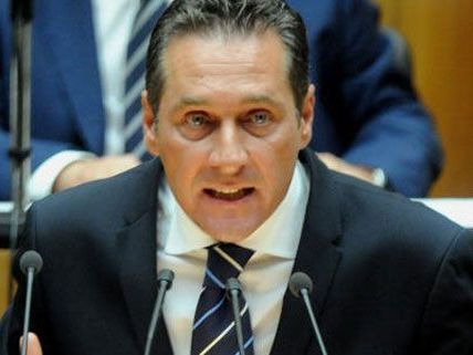 Die FPÖ geht wegen der Wiener Wassergebühren auf die Barrikaden. Die FPÖ geht wegen der Wiener Wassergebühren auf die Barrikaden.