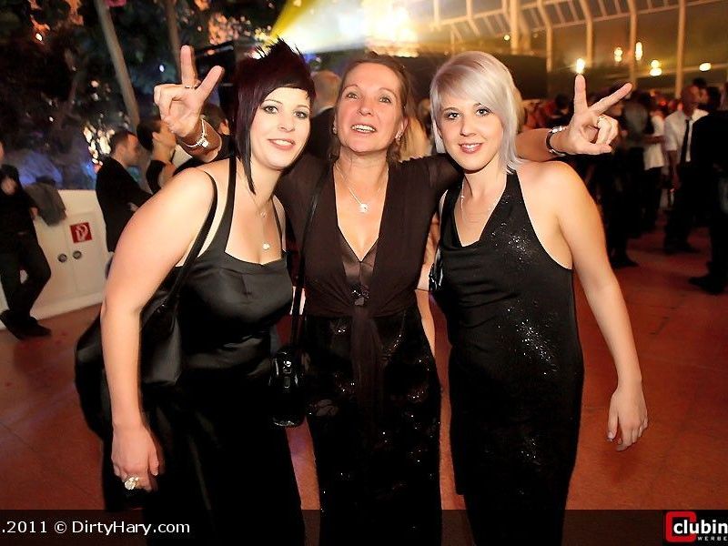 v.li.: Doris Mittelberger, Roswitha Keckeis und Martina Zögernitz (Doris' Frisuren-Model) v.li.: Doris Mittelberger, Roswitha Keckeis und Martina Zögernitz (Doris' Frisuren-Model)