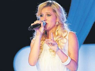 Fraxern zu Gast im Bandhaus: Die Juroren Detlef D! Soost, Fernanda Brandão und Kate Hall verlangen den Kandidaten alles ab. Fraxern zu Gast im Bandhaus: Die Juroren Detlef D! Soost, Fernanda Brandão und Kate Hall verlangen den Kandidaten alles ab.