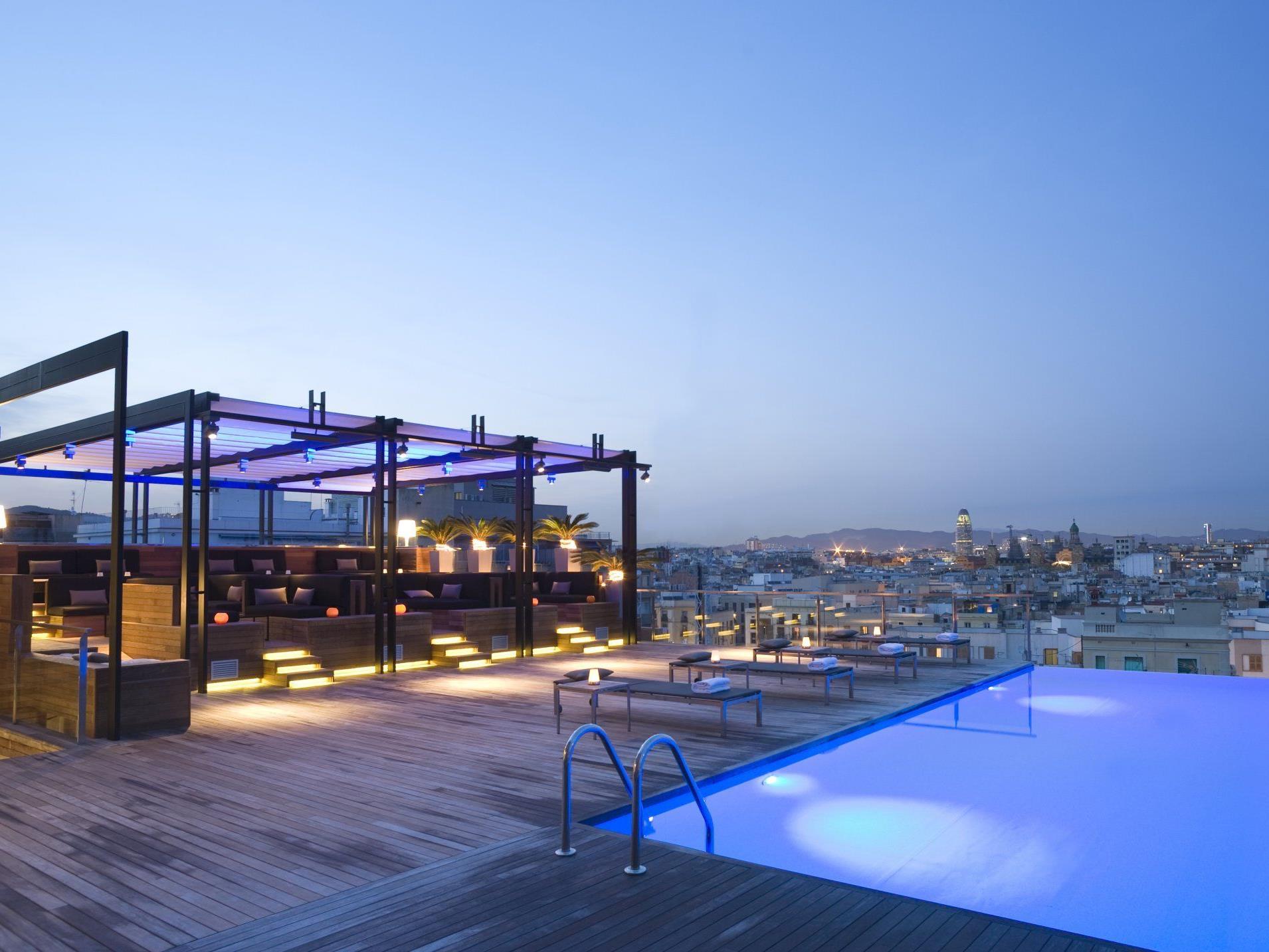 Sky-Bars – auf den Dächern der Welt. Sky-Bars – auf den Dächern der Welt.
