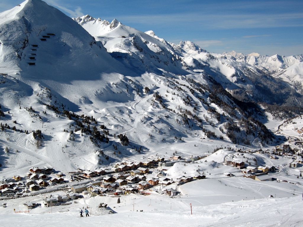 Die Wintersaison 2011 wird mit einem großen Knall eingeläutet. Die Wintersaison 2011 wird mit einem großen Knall eingeläutet.