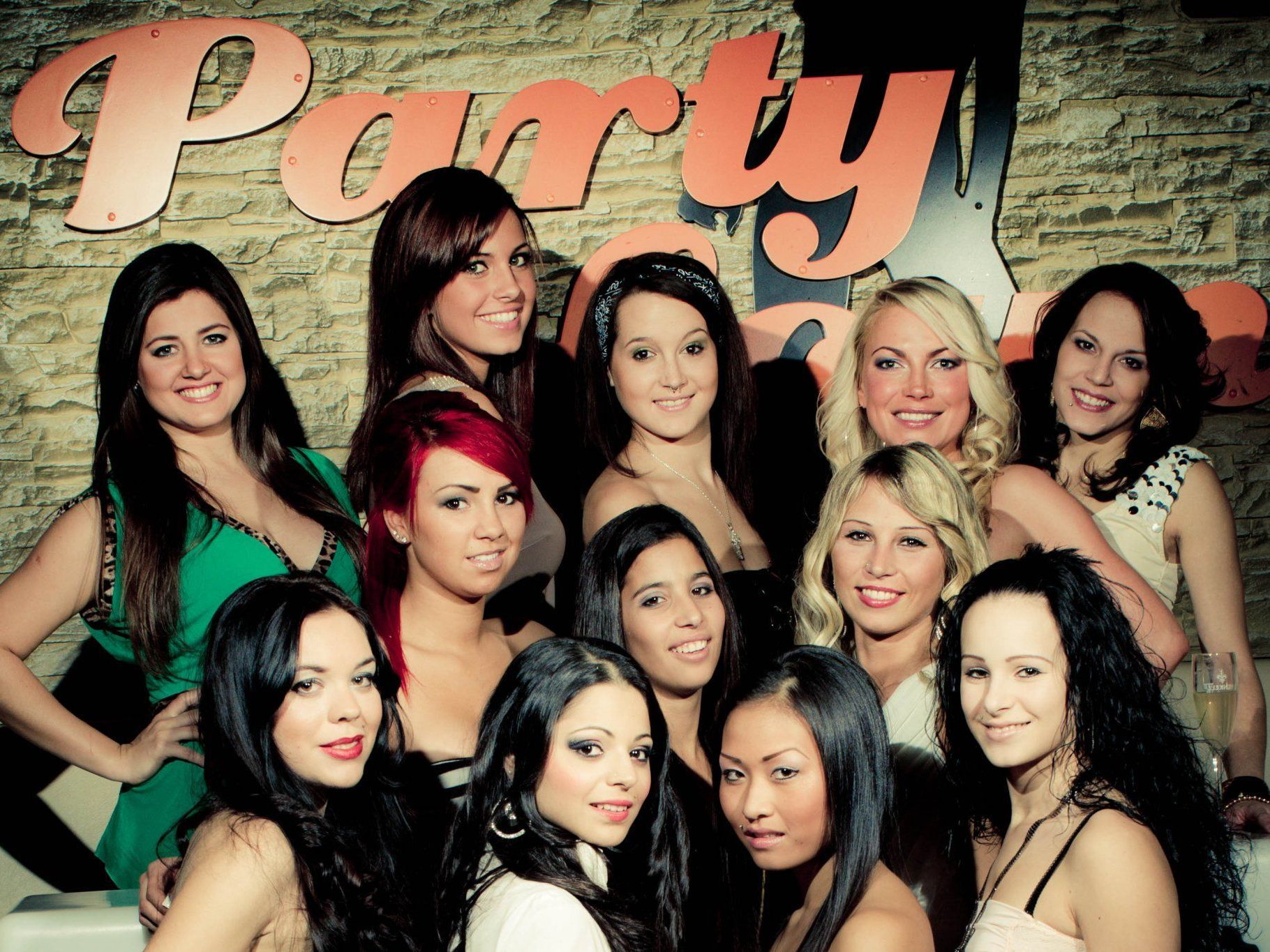 Am 11. 11. wird in der Harder Nachtschicht die "Nightlife Queen 2011" gekürt. Am 11. 11. wird in der Harder Nachtschicht die "Nightlife Queen 2011" gekürt.