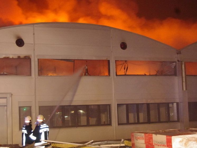 Auch die Feuerwehr aus Wien musste zu dem Brand in Klosterneuburg anrücken. Auch die Feuerwehr aus Wien musste zu dem Brand in Klosterneuburg anrücken.