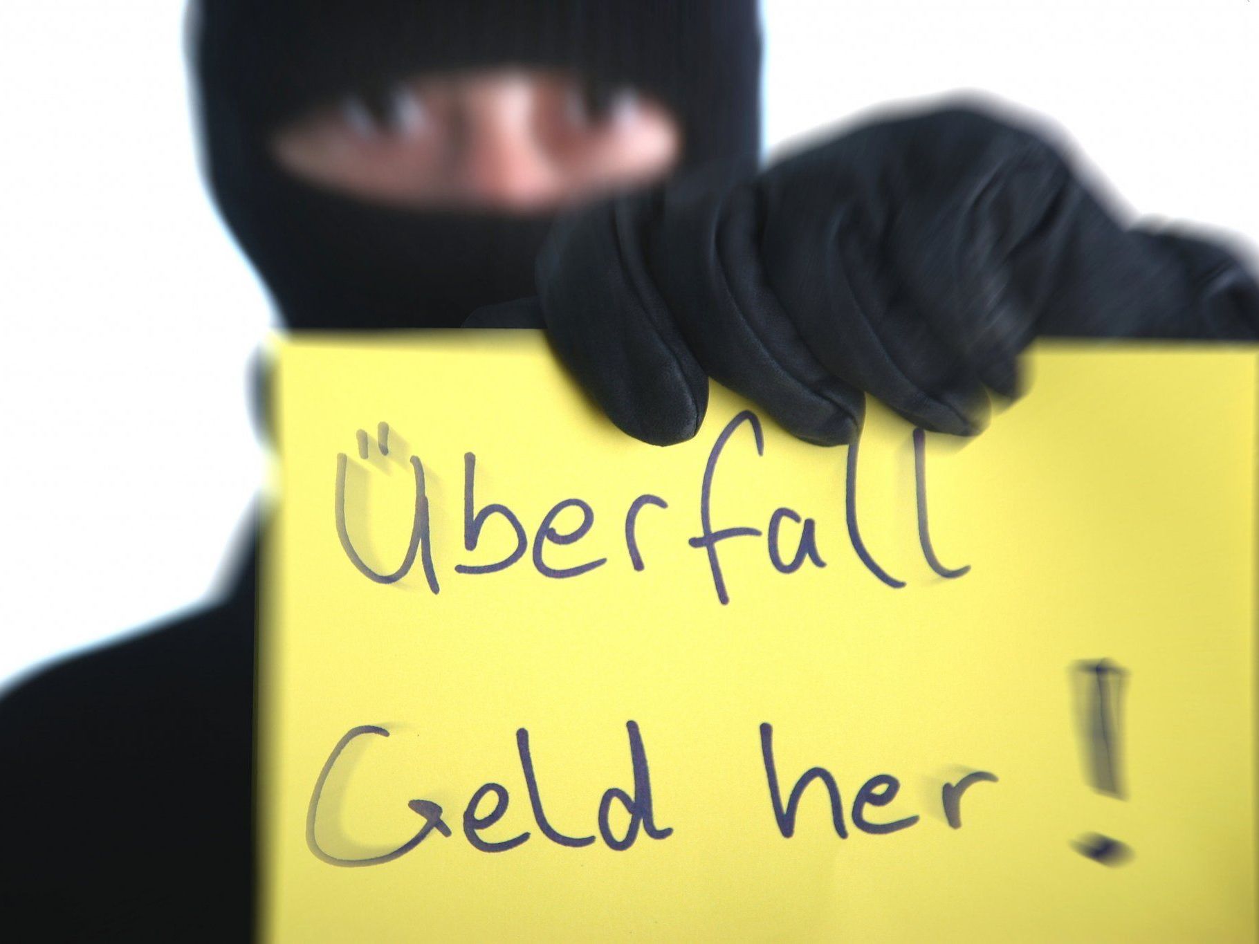 Schnell kann's gehen am Freitagnachmittag. Postüberfall in Ottakring! Schnell kann's gehen am Freitagnachmittag. Postüberfall in Ottakring!