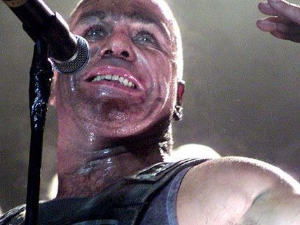 Rammstein schocken mit SM-Show Rammstein schocken mit SM-Show
