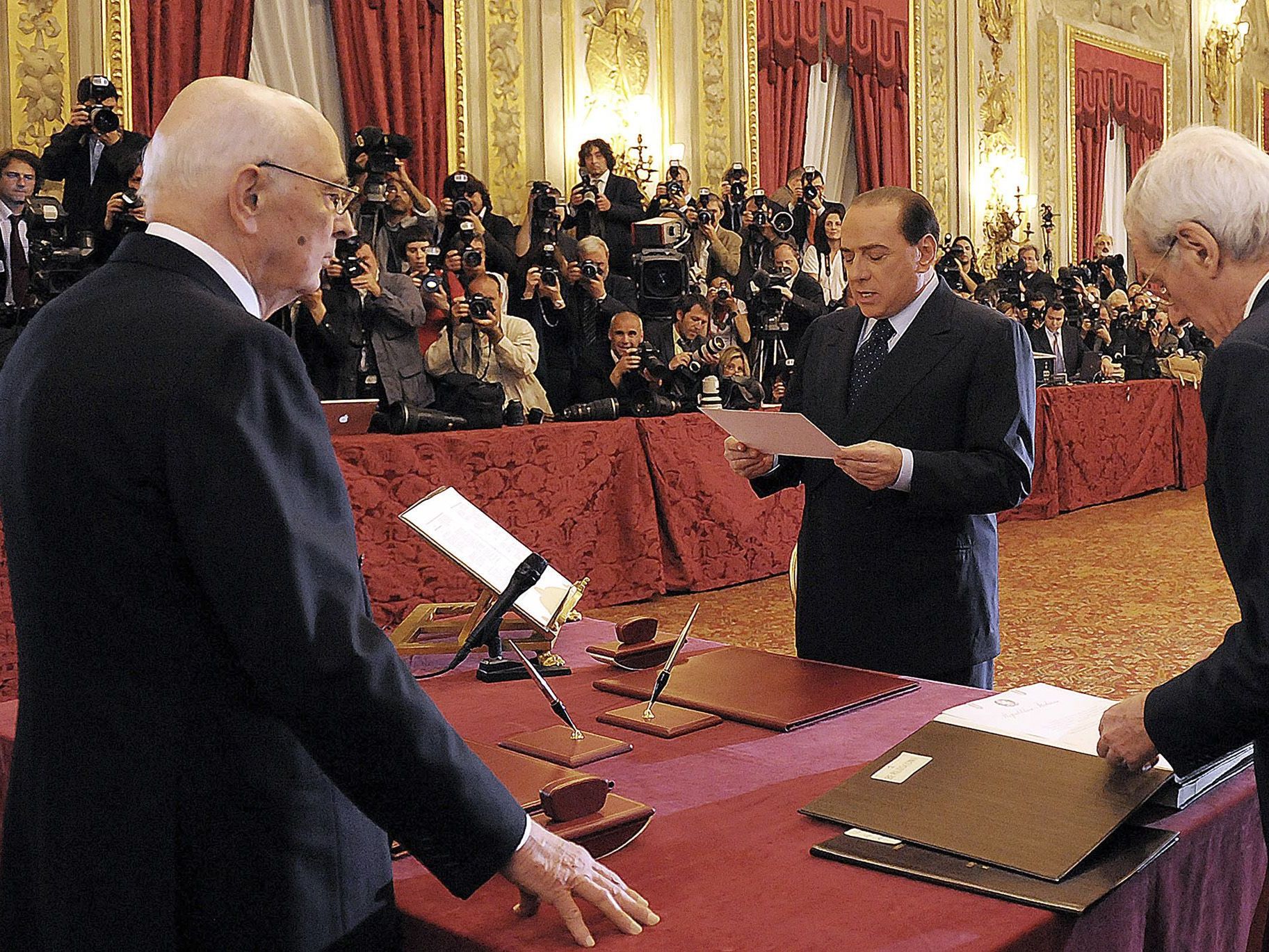 Napolitano: "Keine Gefahr eines politischen Vakuums in Italien". Napolitano: "Keine Gefahr eines politischen Vakuums in Italien".
