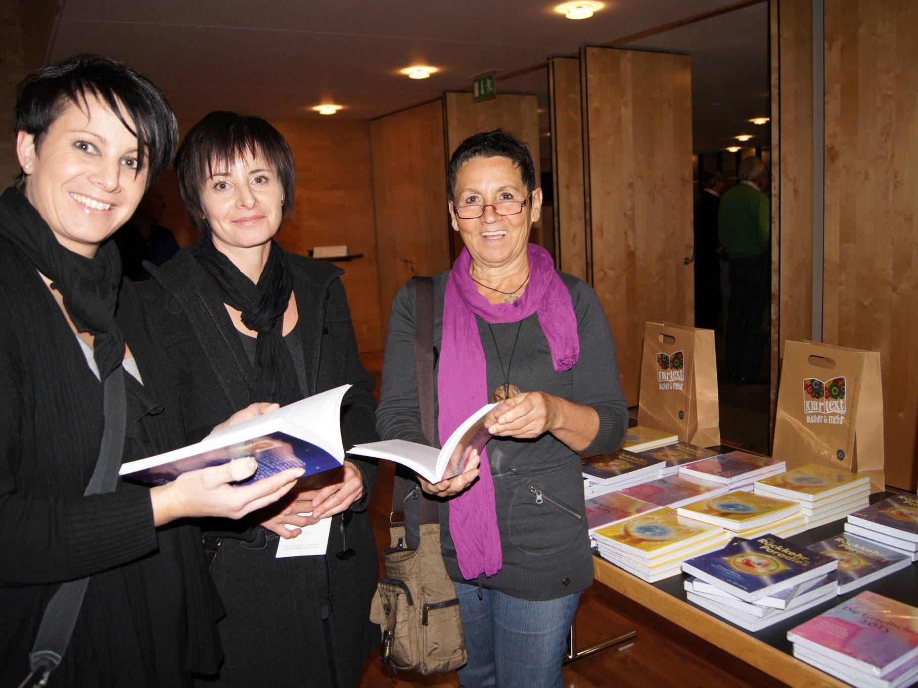 Der Vortrag und die Bücherserie von Christoph Fasching stießen auf großes Interesse. Der Vortrag und die Bücherserie von Christoph Fasching stießen auf großes Interesse.