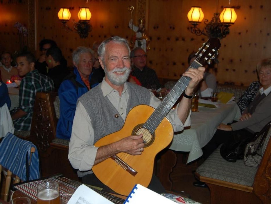 Hannes Riesch ist der Initiator des „Musizierens im Gasthaus“ Hannes Riesch ist der Initiator des „Musizierens im Gasthaus“
