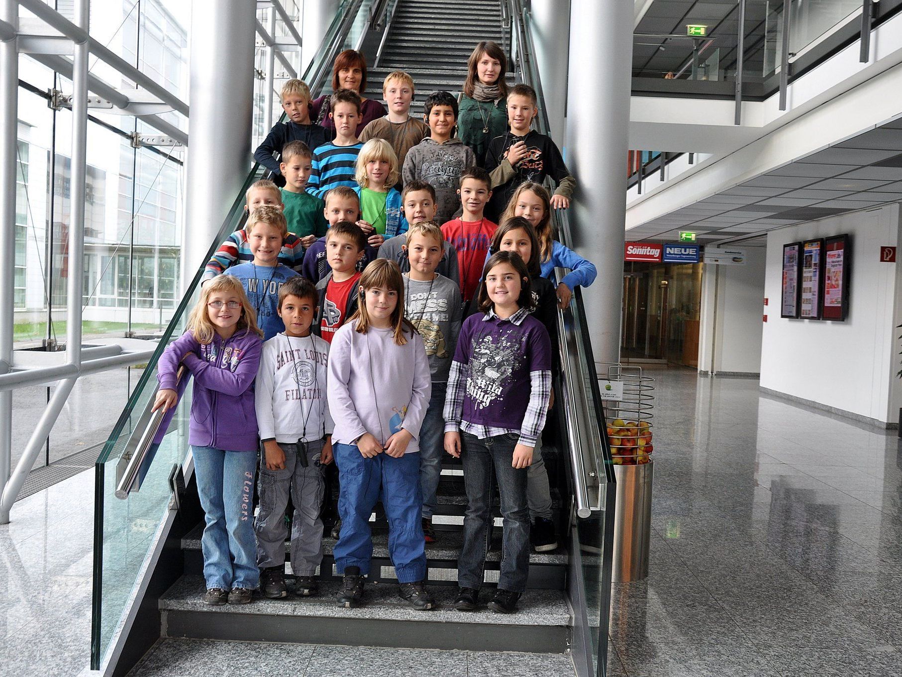 Die 2. Klasse der VS Krumbach besuchte das Vorarlberger Medienhaus. Die 2. Klasse der VS Krumbach besuchte das Vorarlberger Medienhaus.