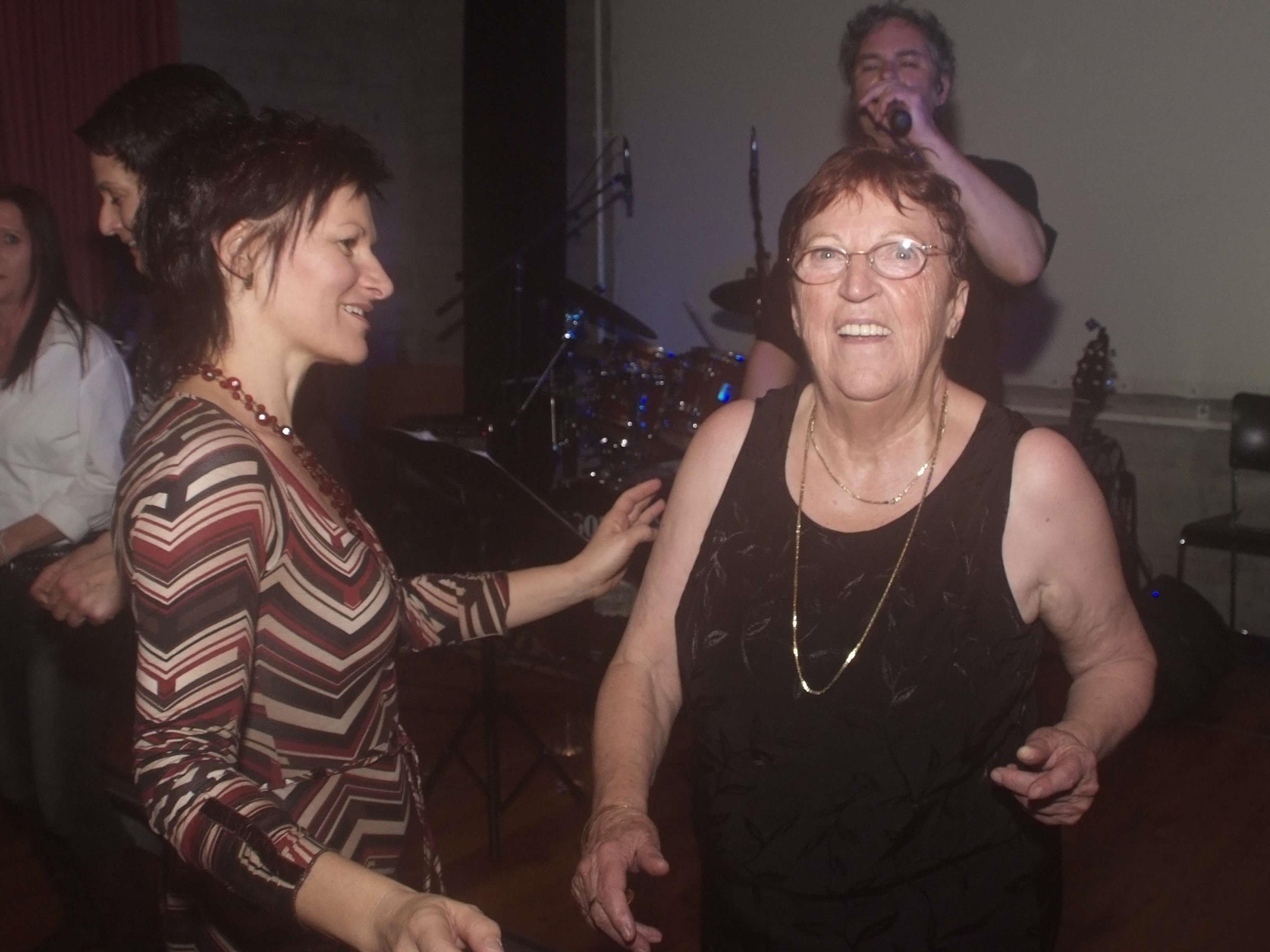 Rock-Oma Anni Gritzner feierte ihren „Runden“ voller Energie und Elan.