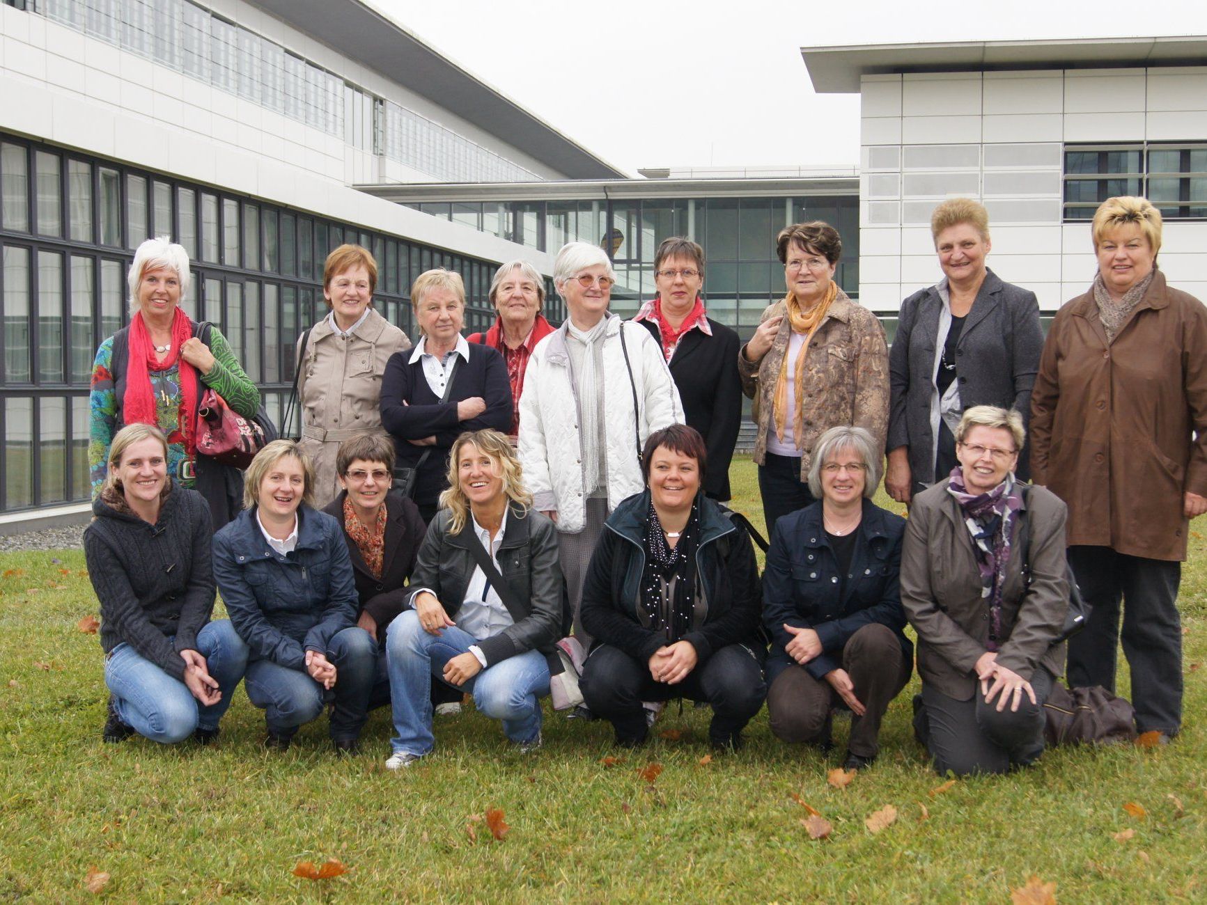 Der Damülser Frauenbund war zu Besuch im Medienhaus. Der Damülser Frauenbund war zu Besuch im Medienhaus.