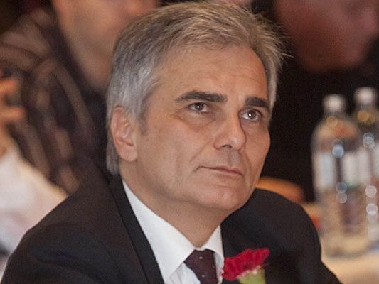 Bundeskanzler Werner Faymann beim Landesparteitag der SPÖ Vorarlberg in Wolfurt. Bundeskanzler Werner Faymann beim Landesparteitag der SPÖ Vorarlberg in Wolfurt.