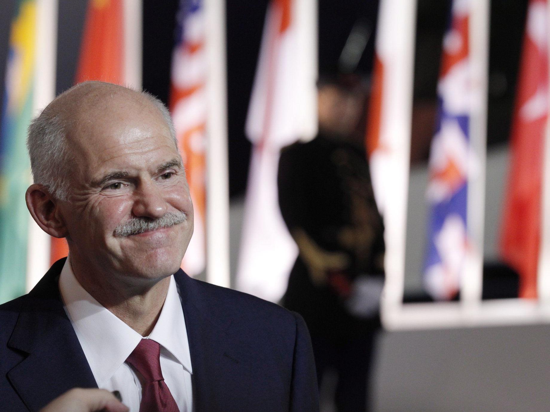Nach Zustimmung der Opposition zu Hilfspaket: Papandreou zu Verzicht auf Referendum bereit.