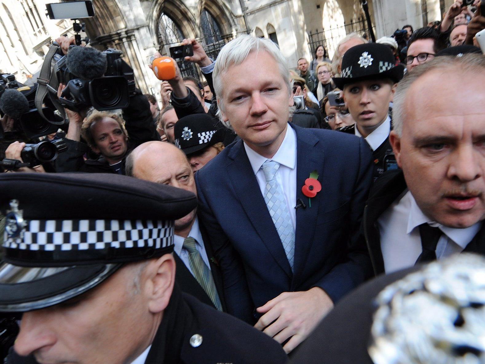 Nach dem Urteil zur Auslieferung von Wikileaks-Gründer Julian Assange an Schweden hat sein Umfeld den Druck auf die australische Regierung erhöht.