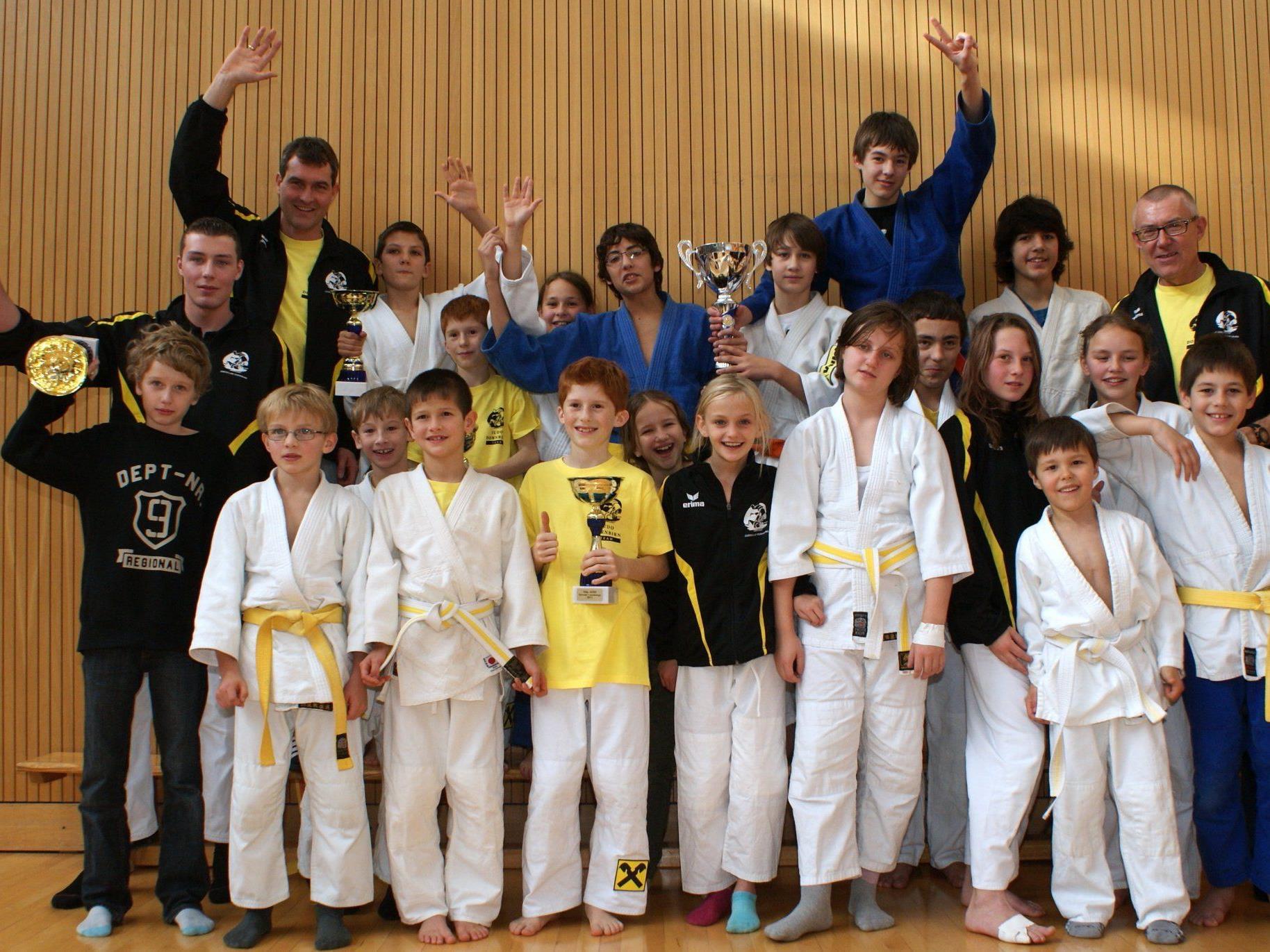 Dornbirner Judokas holten sich den Pokal 2011.