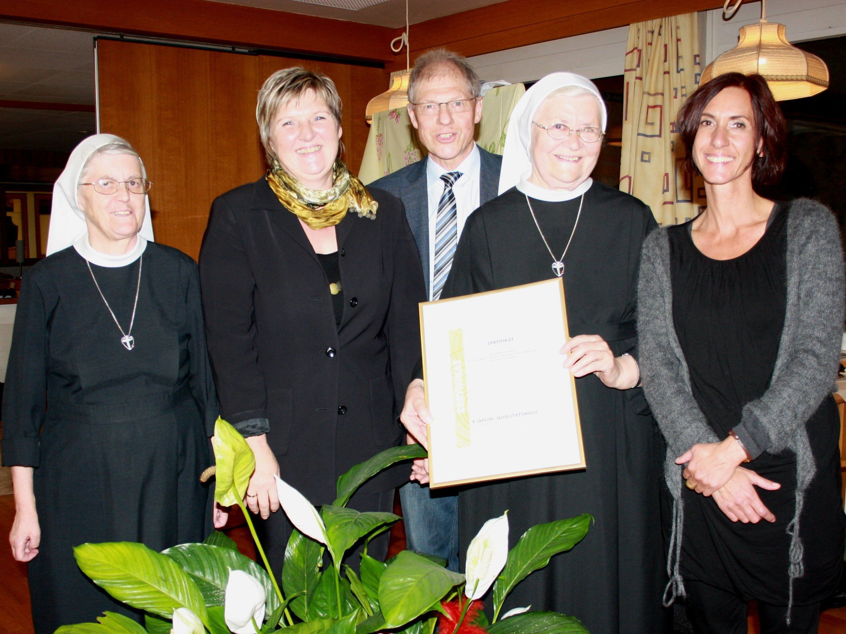 Sr. J. Nikolina, Marion Bumberger, GF Karl Pichler, Sr. Oberin Adela Giesinger, Gertrud Weber.