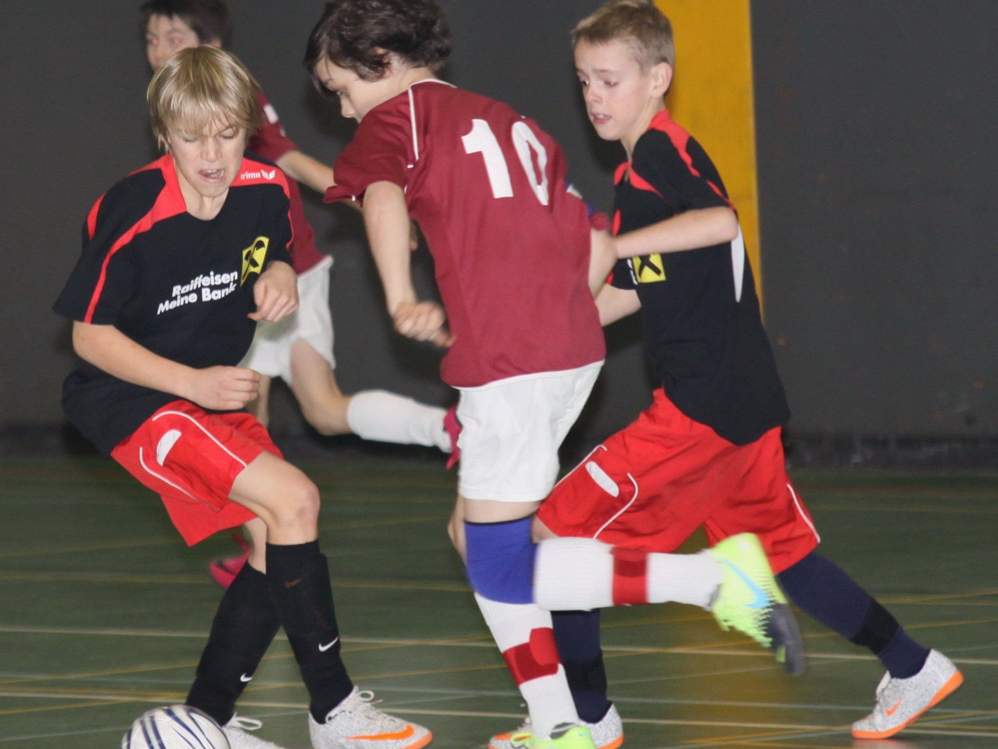 Hoher Standard bei den Koblacher Hallenfußballturnieren. Hoher Standard bei den Koblacher Hallenfußballturnieren.