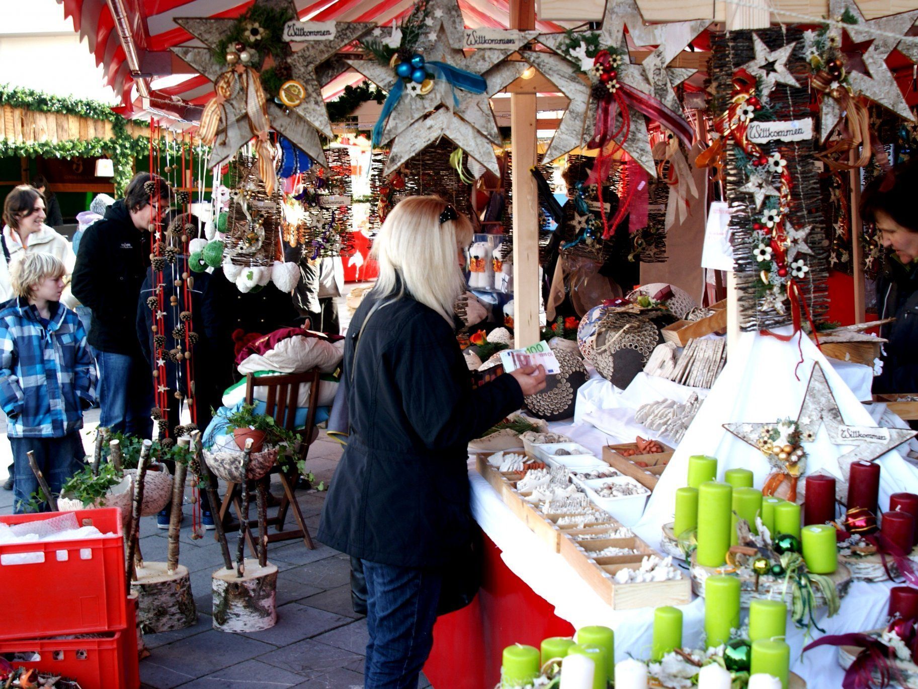 Bunte Geschenke für Weihnachten Bunte Geschenke für Weihnachten