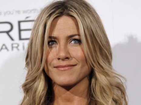 Jennifer Aniston ist gerade schwer verliebt. Jennifer Aniston ist gerade schwer verliebt.