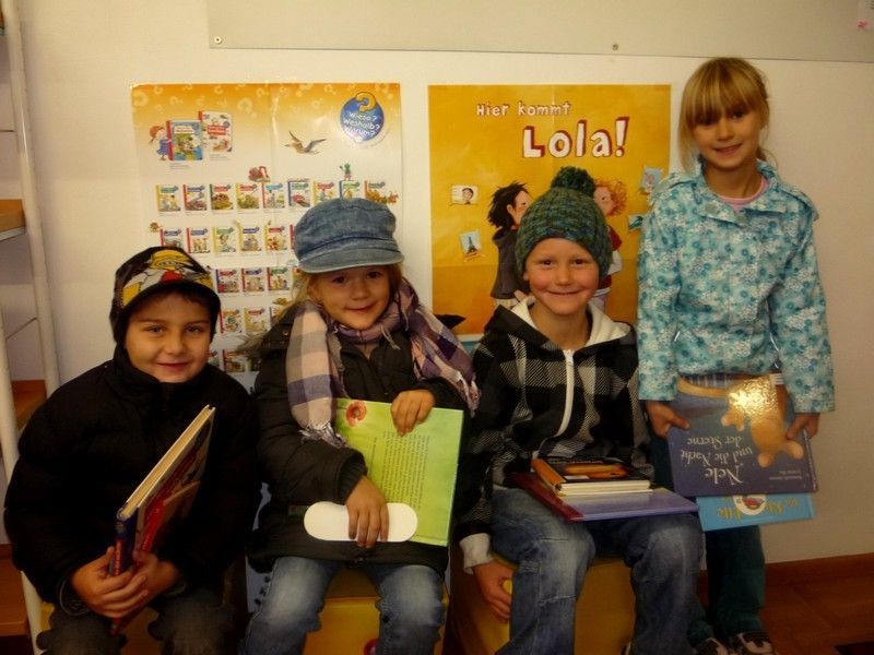 Diese vier haben ihre "neuen Lese-Schätze" schon gefunden. Diese vier haben ihre "neuen Lese-Schätze" schon gefunden.